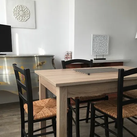 Apartment De La Porte D'arras *